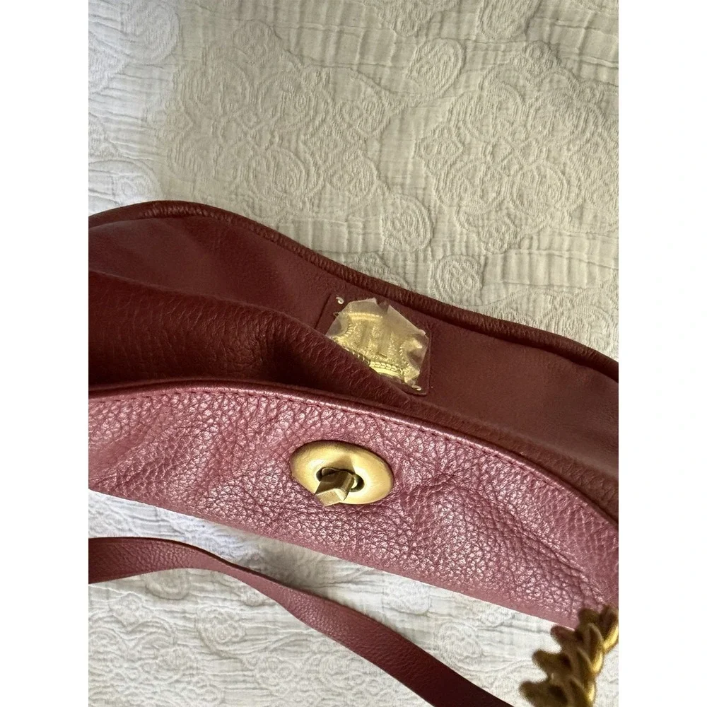 J.W.‎ Hulme Co. Womens Burgundy Leather Inner Pockets Crossbody Bag Editor